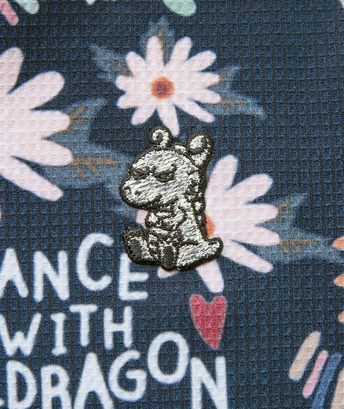 ダンスウィズドラゴンのハイネックシャツ半袖