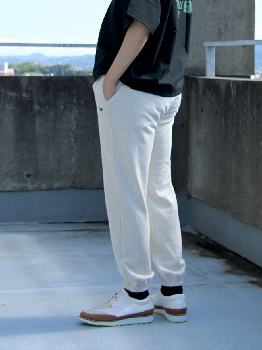 ワック×ニューエラのロングパンツ