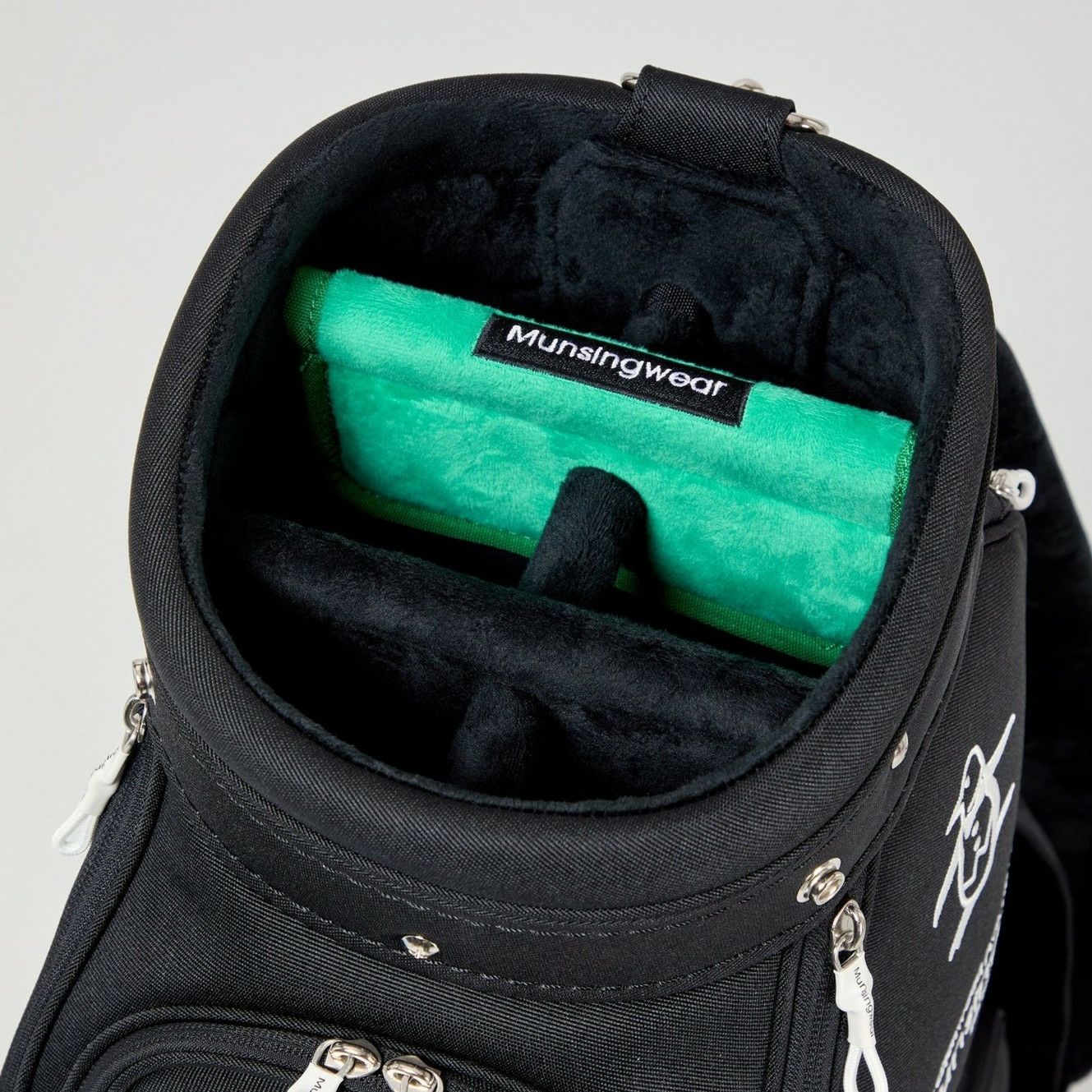 マンシングウェアのキャディバッグ