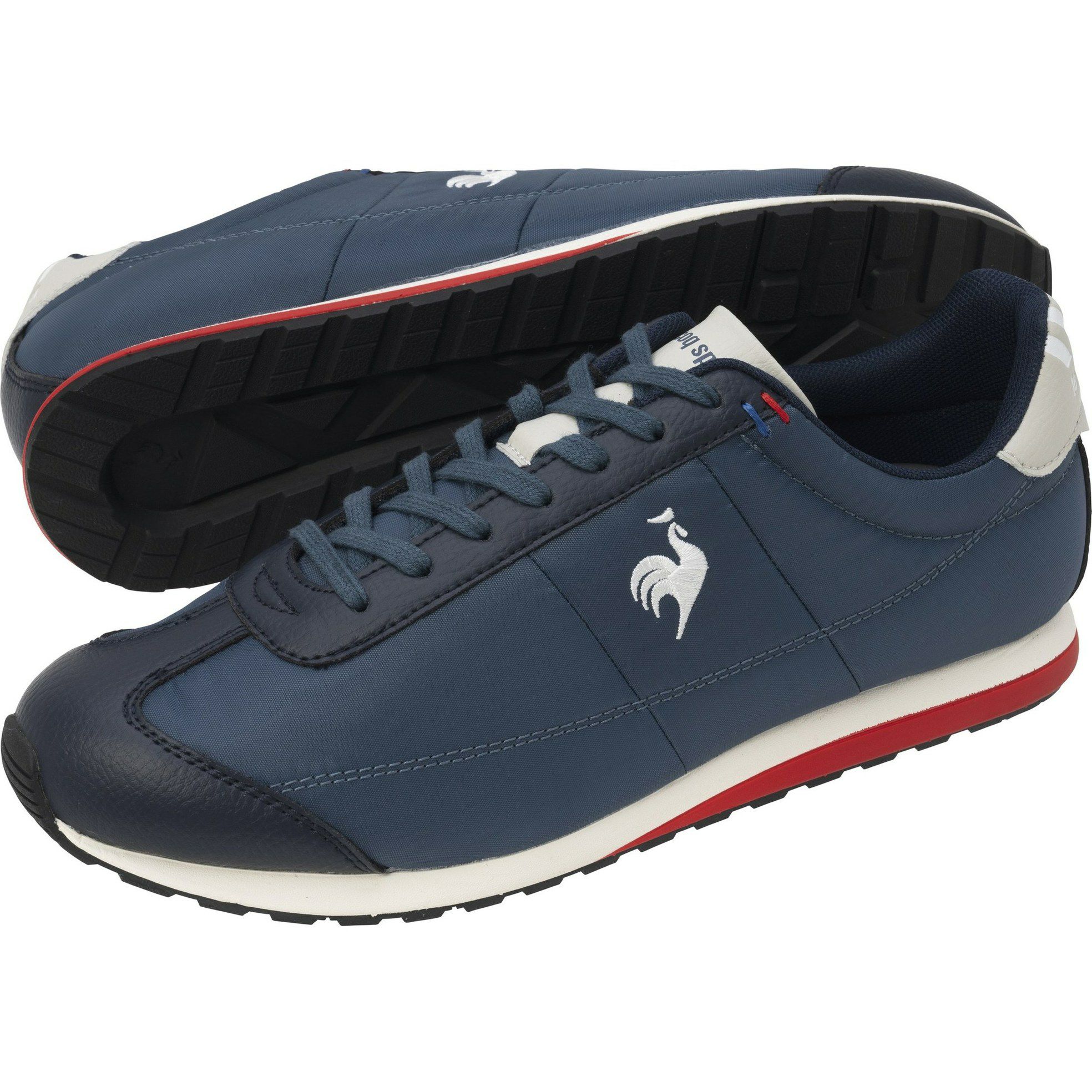 ルコックスポルティフのカジュアルシューズ