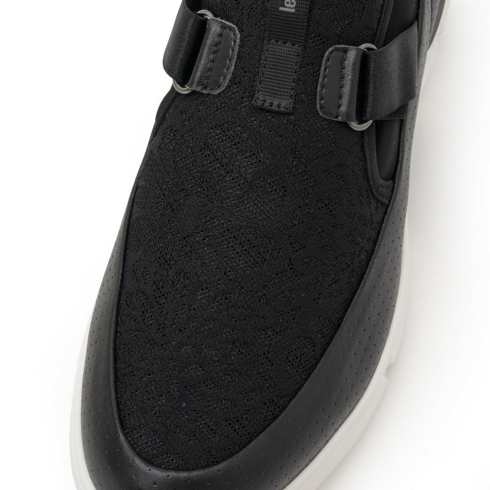 ルコックスポルティフのカジュアルシューズ