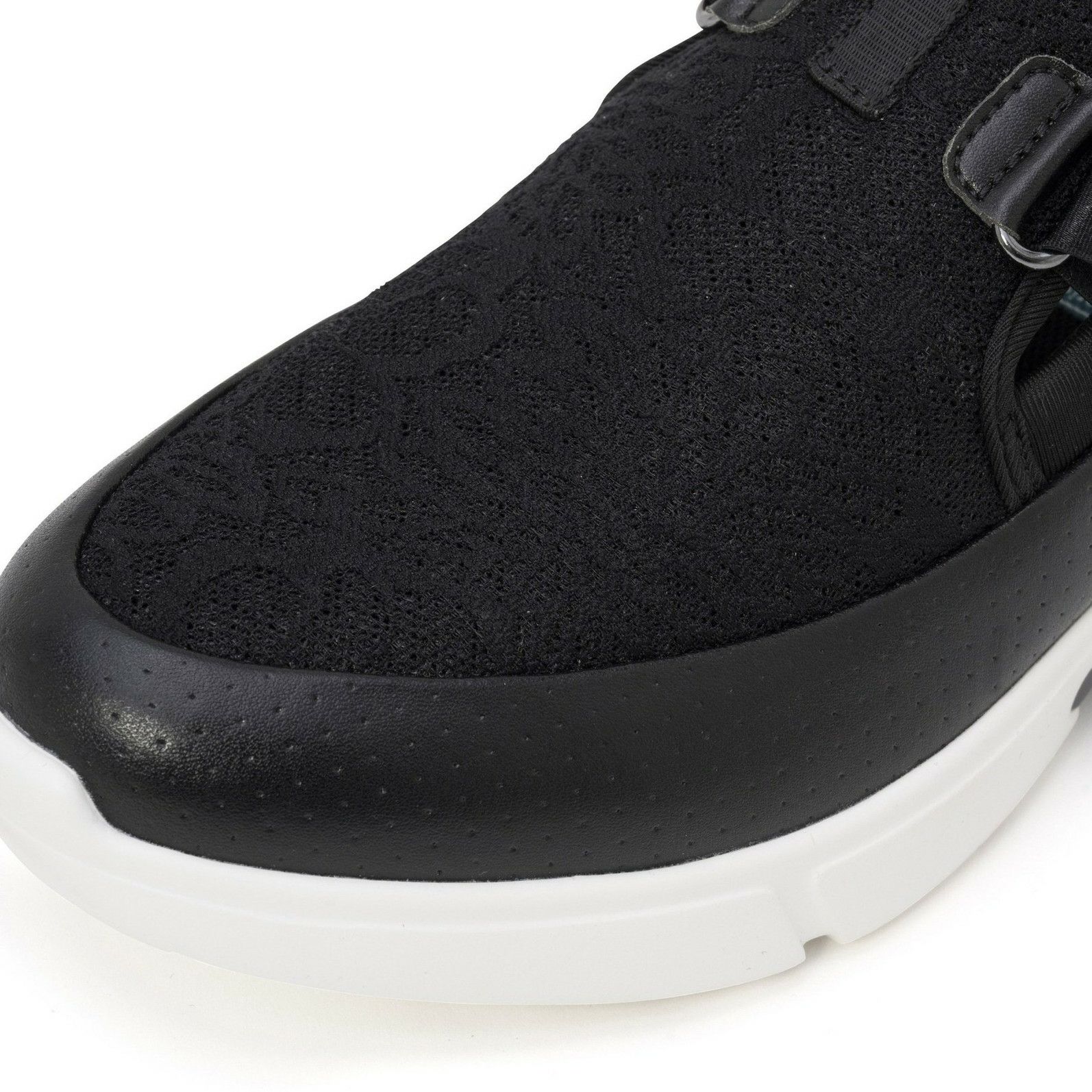 ルコックスポルティフのカジュアルシューズ