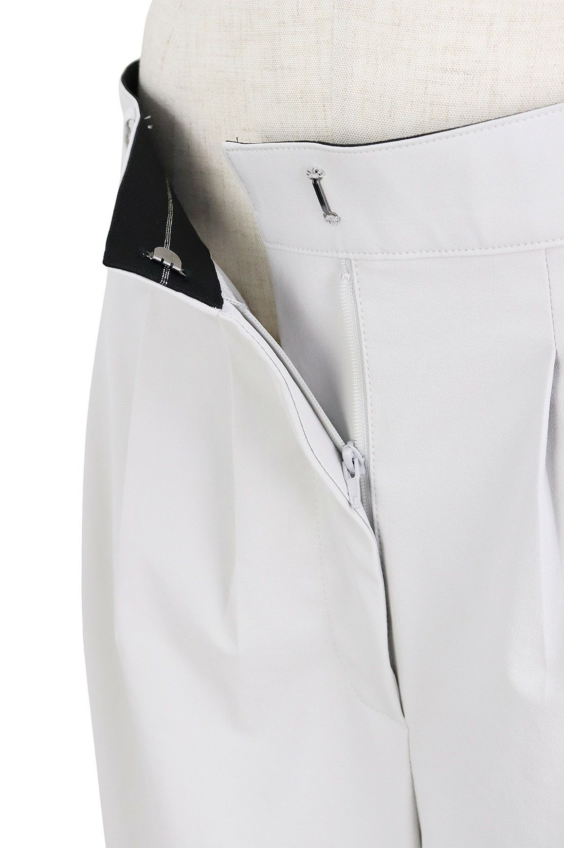 ランバンスポールのロングパンツ