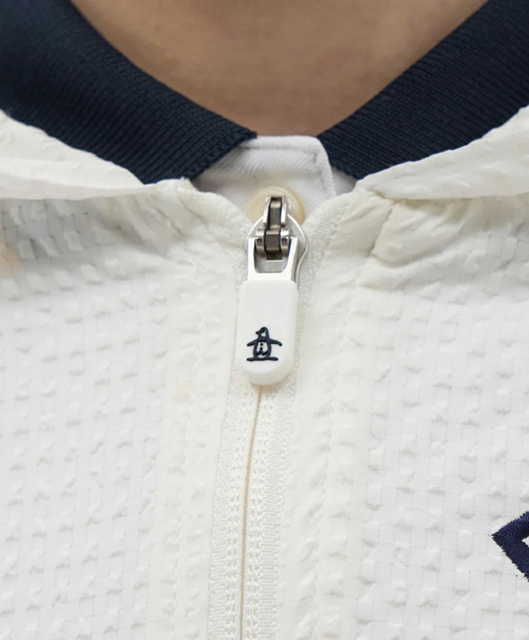 マンシングウェアのパーカー