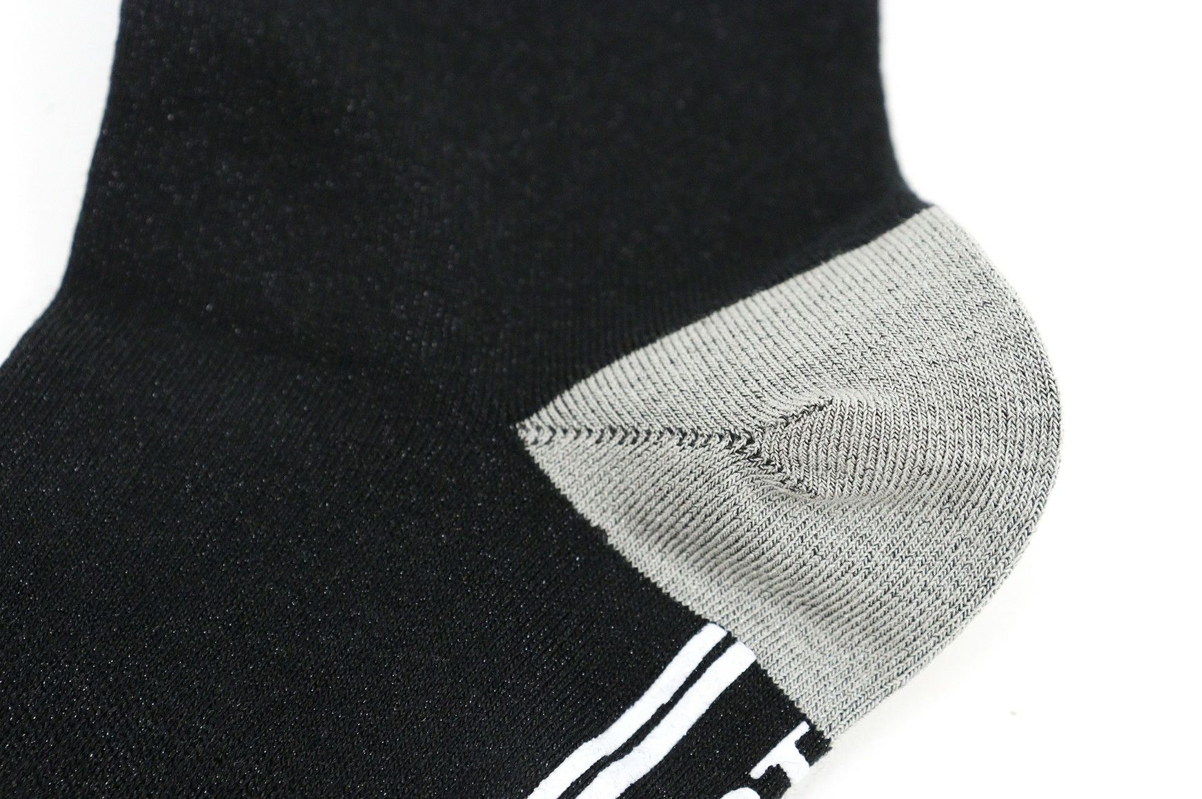 ランバンスポールのミドル丈ソックス