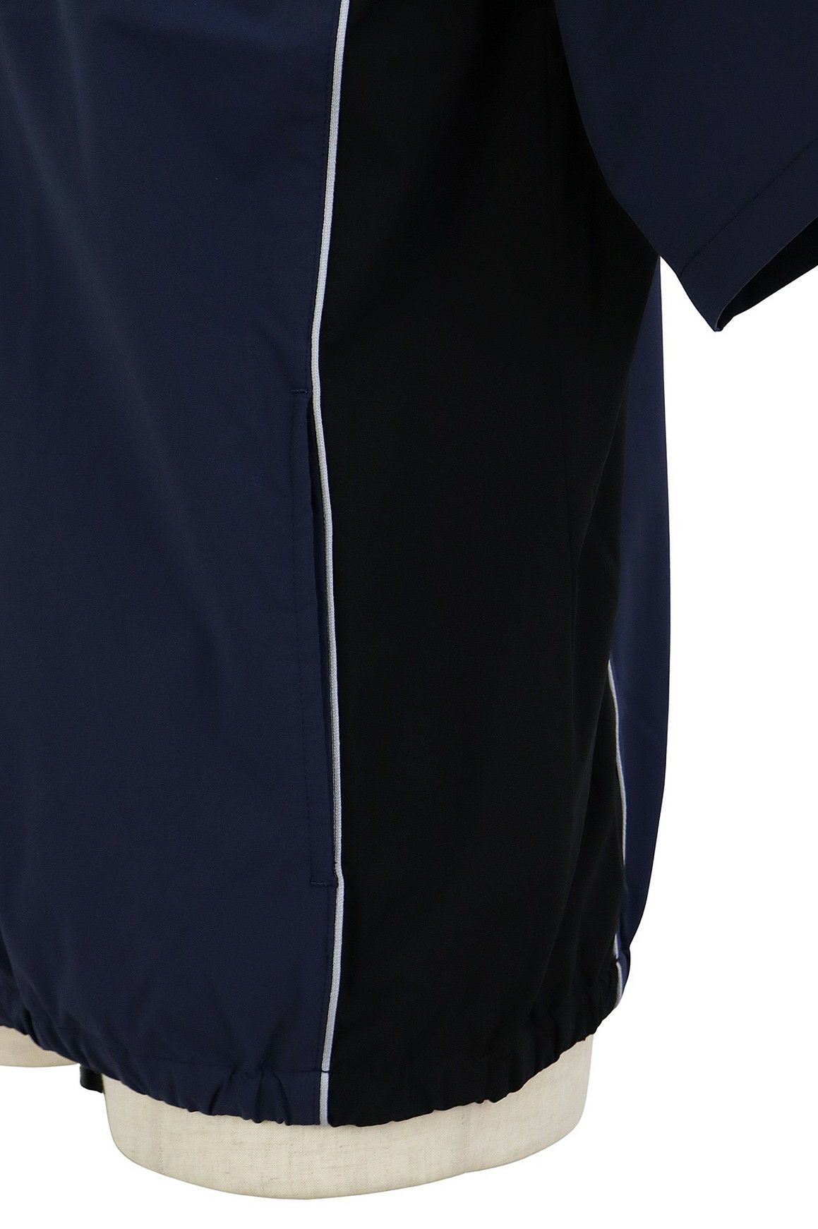 ニューバランスゴルフのブルゾン