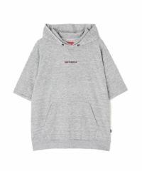 ニューバランスゴルフのパーカー