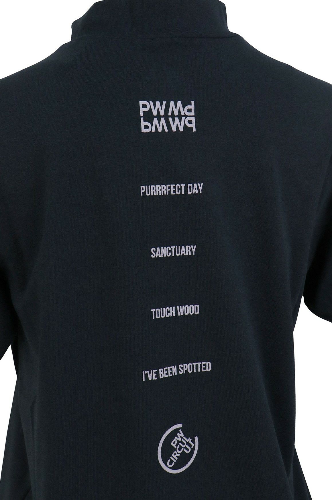 ピーダブリュサーキュラスのハイネックシャツ