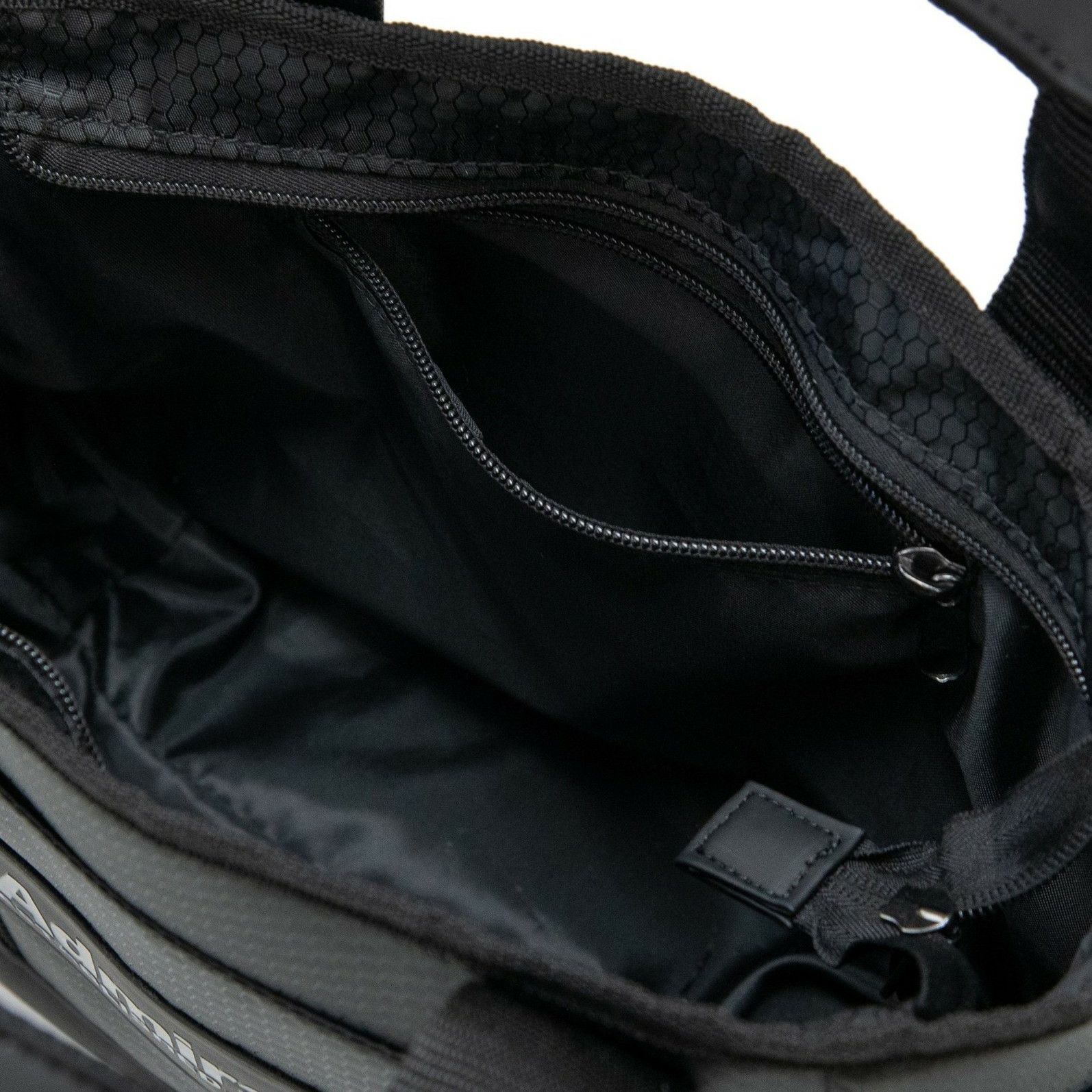 アドミラルゴルフ日本正規品のカートバッグ