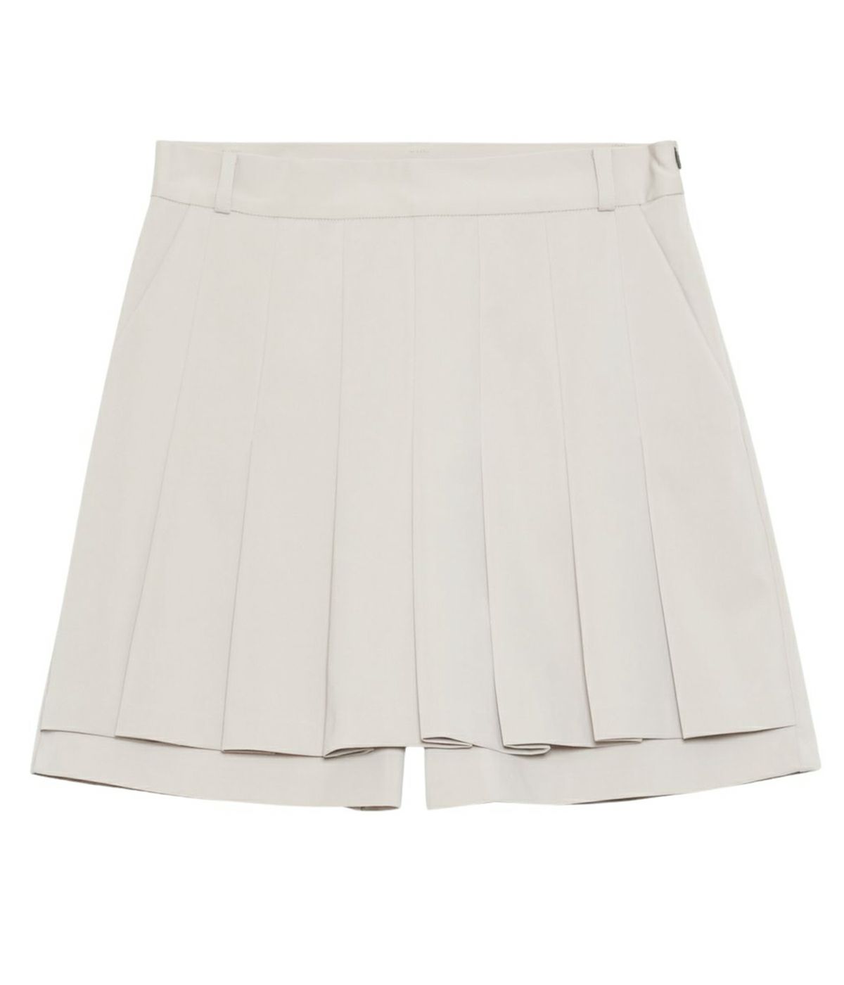 ティーエフダブリューフォーティーナインのショートパンツ