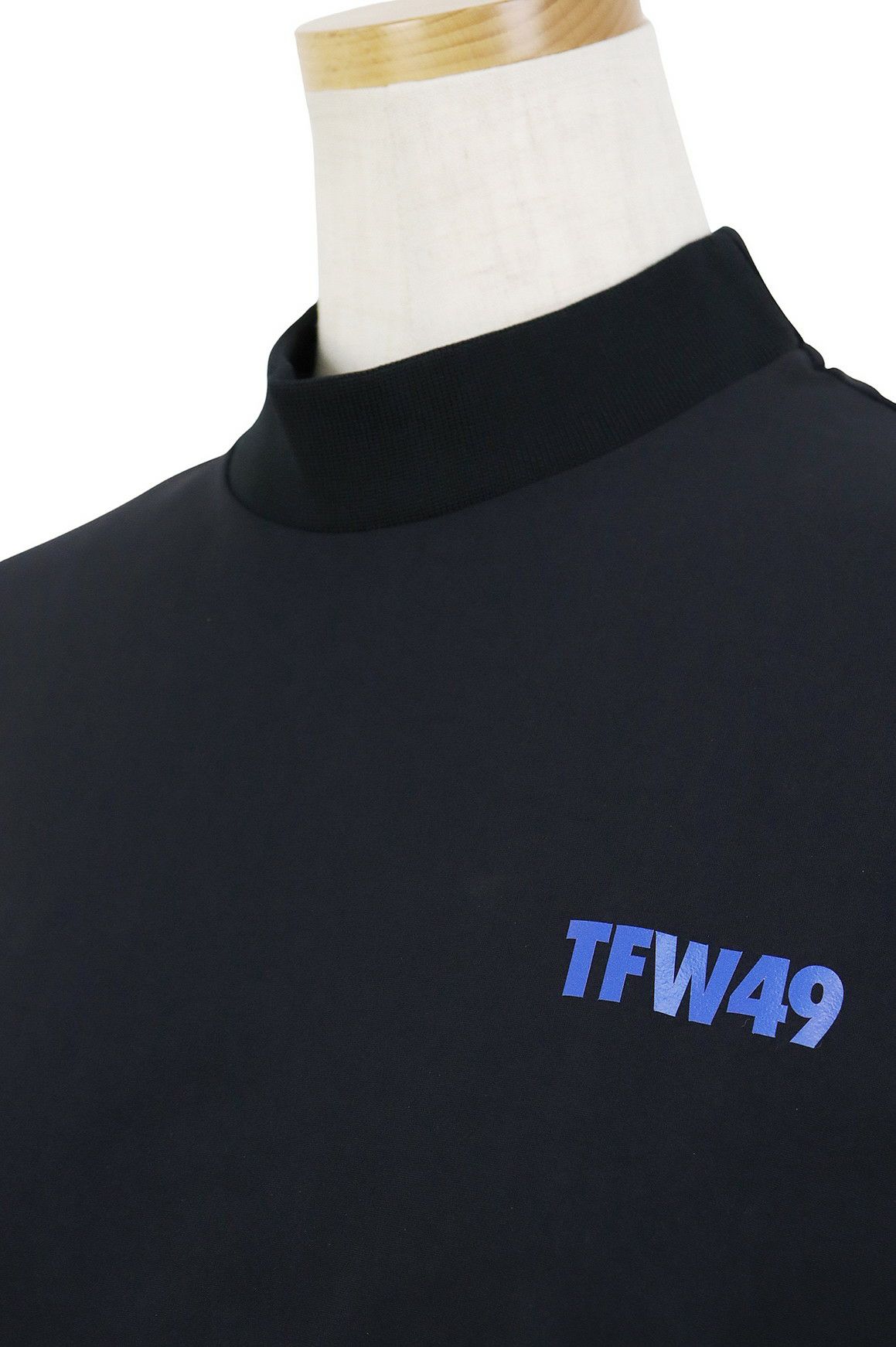 ティーエフダブリューフォーティーナインのハイネックシャツ