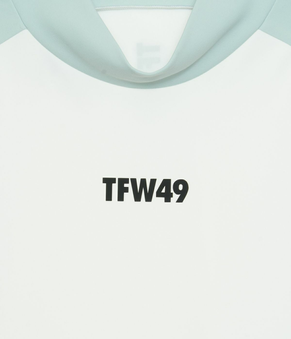 ティーエフダブリューフォーティーナインのハイネックシャツ