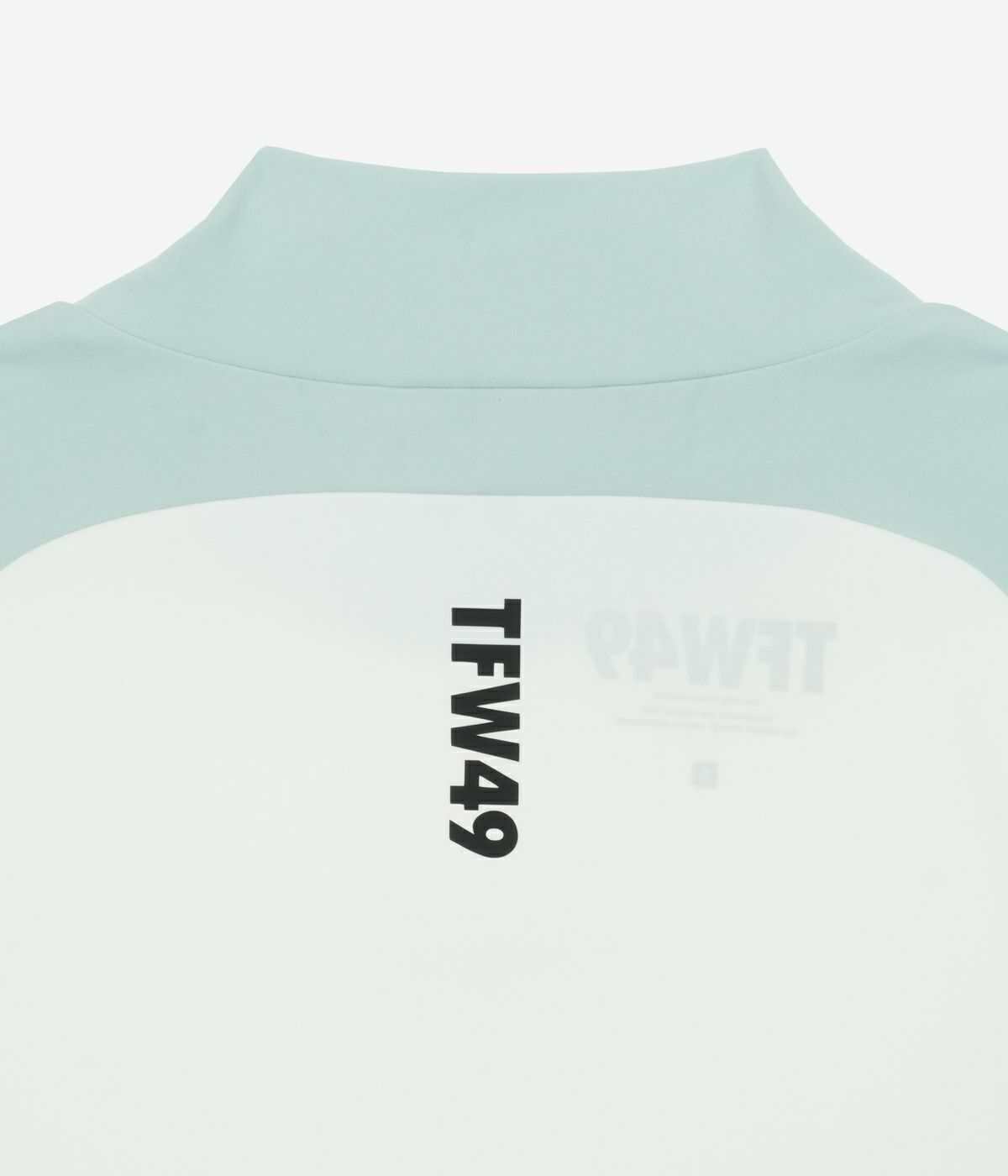 ティーエフダブリューフォーティーナインのハイネックシャツ