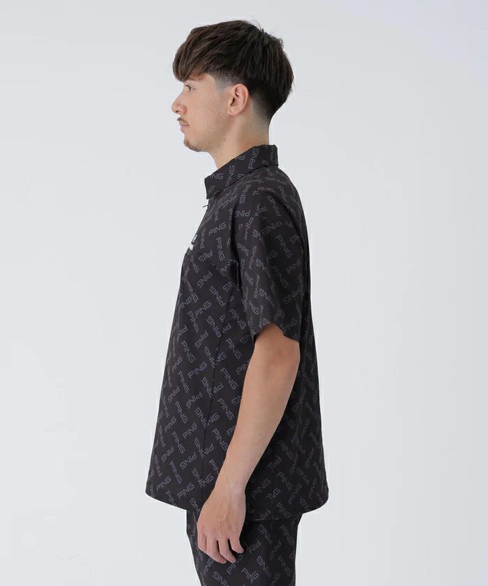 ピンのポロシャツ