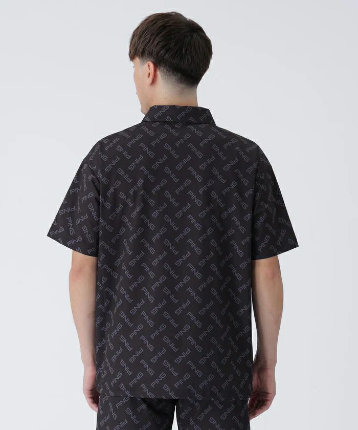 ピンのポロシャツ