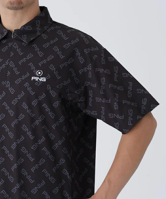 ピンのポロシャツ