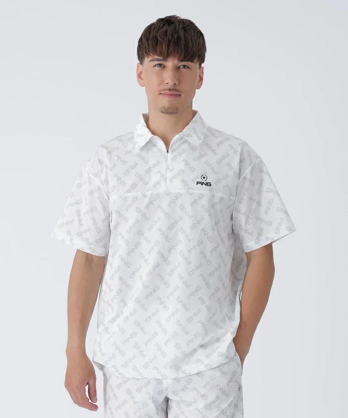 ピンのポロシャツ