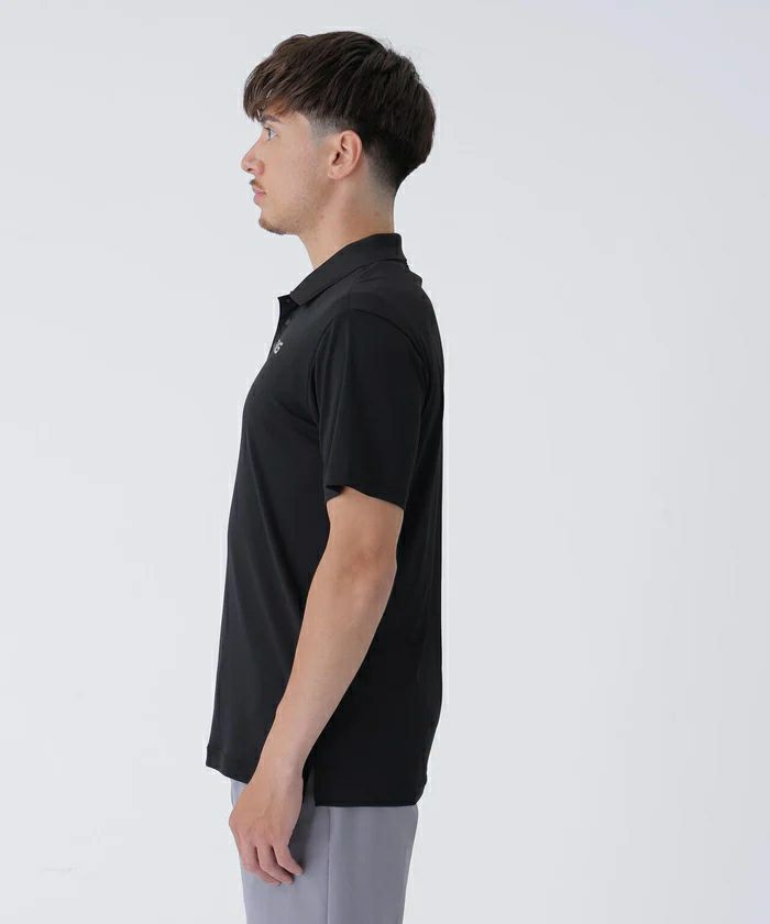 ピンのポロシャツ