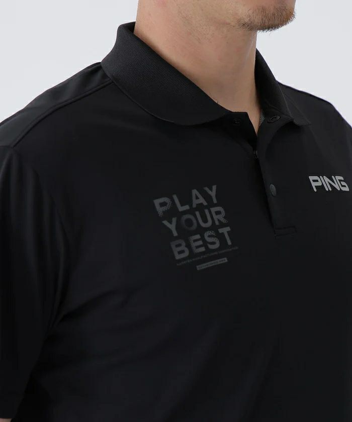 ピンのポロシャツ