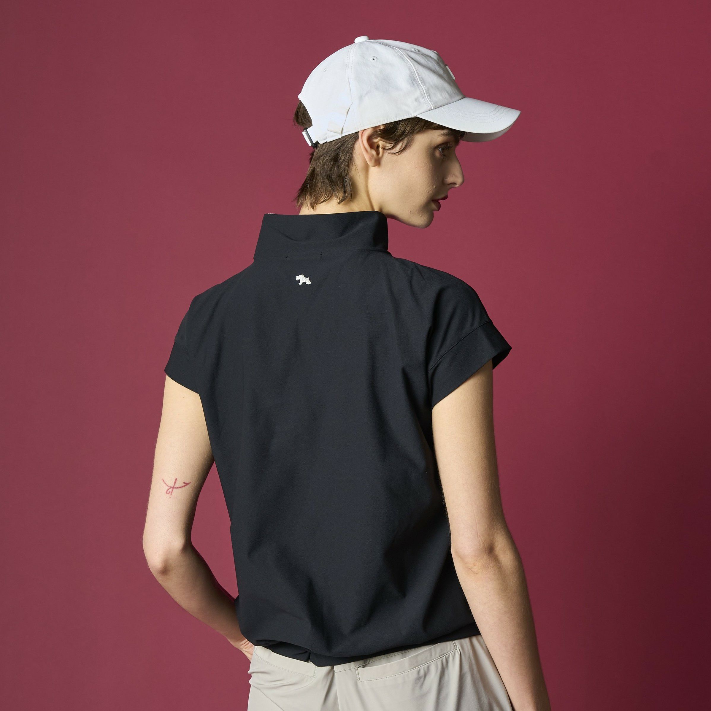 ヒールクリークのハイネックシャツ