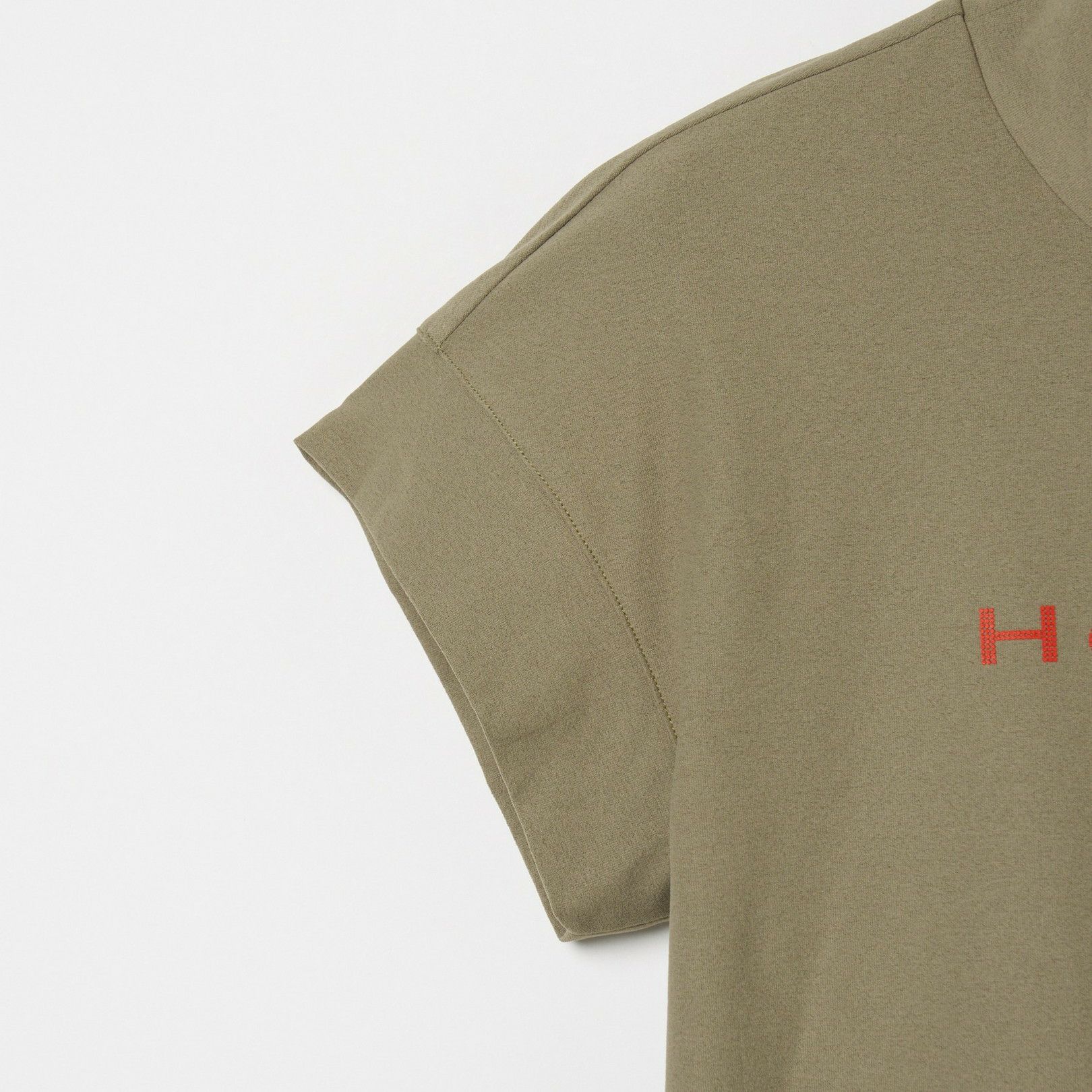 ヒールクリークのハイネックシャツ