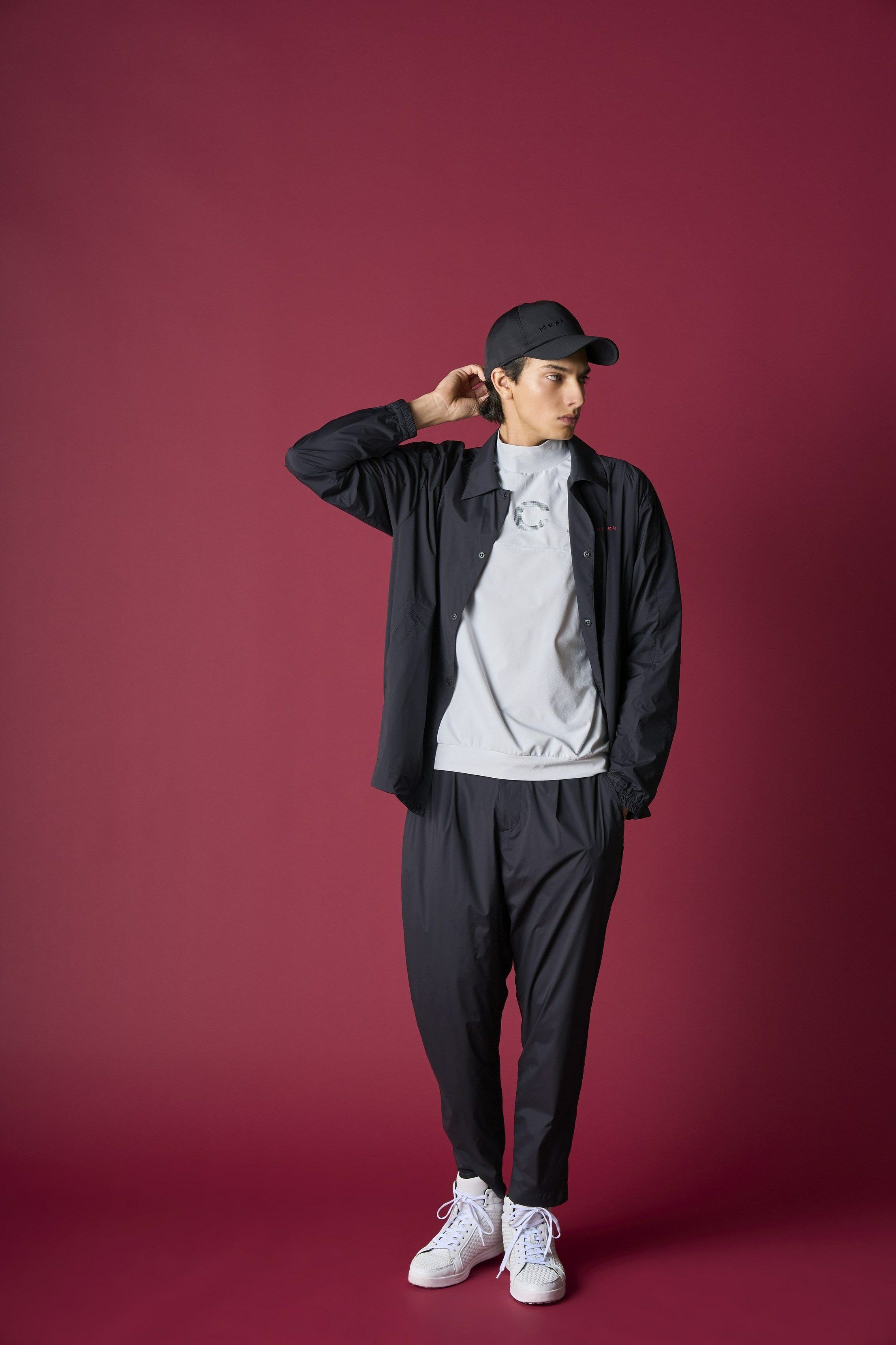 ヒールクリークのハイネックシャツ