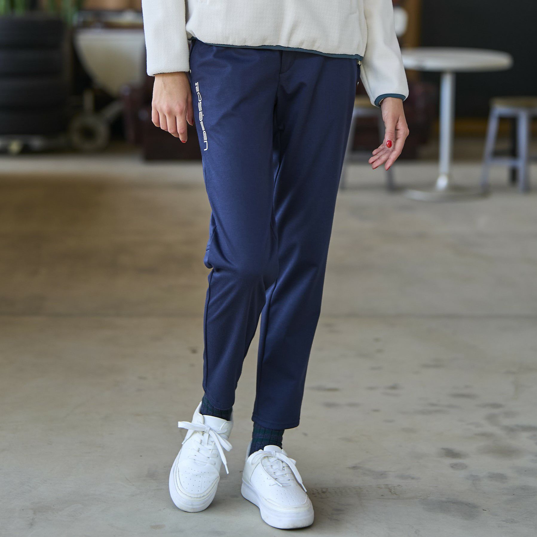 ロサーセンのロングパンツ