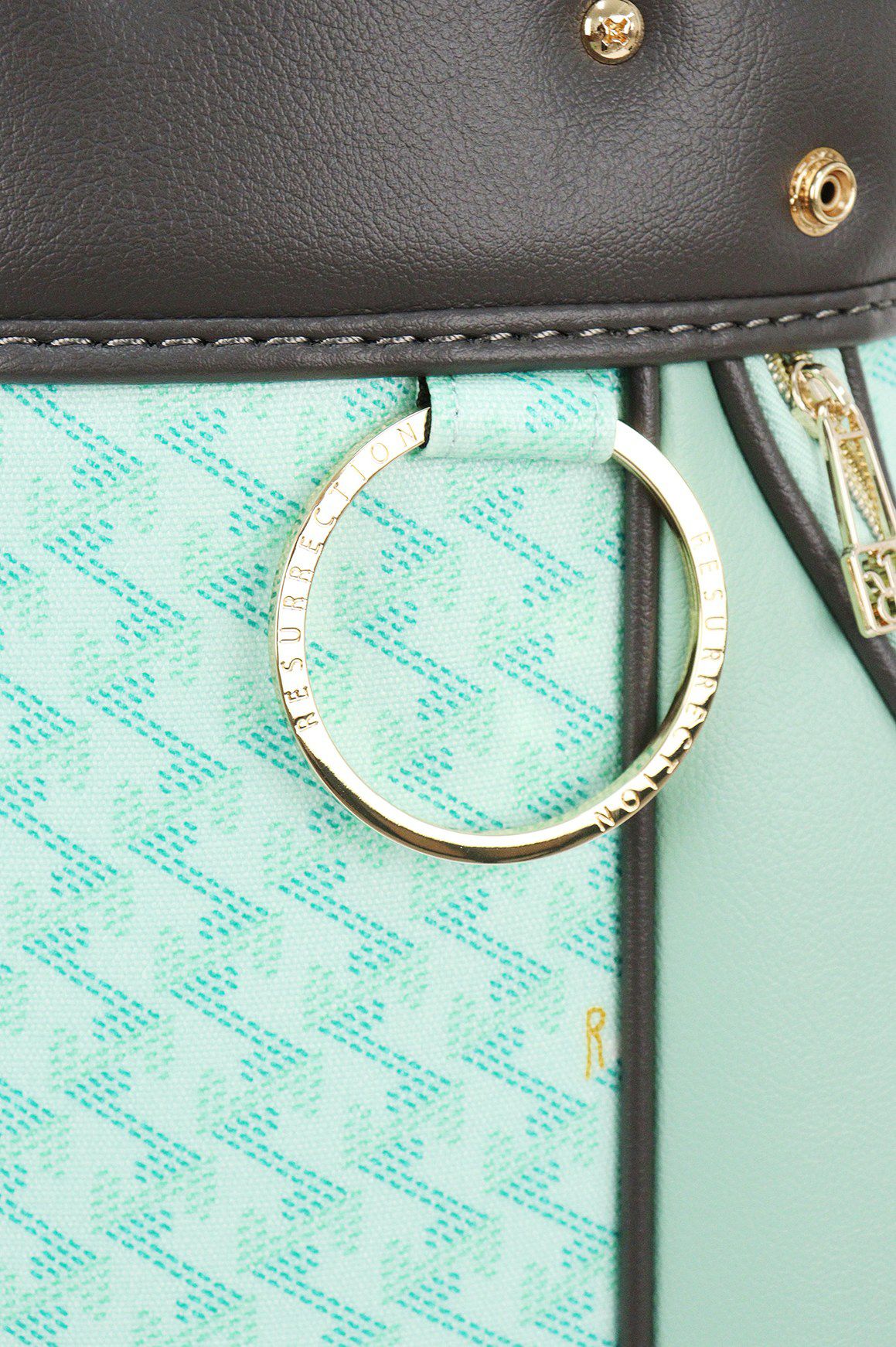 レザレクションのキャディバッグ