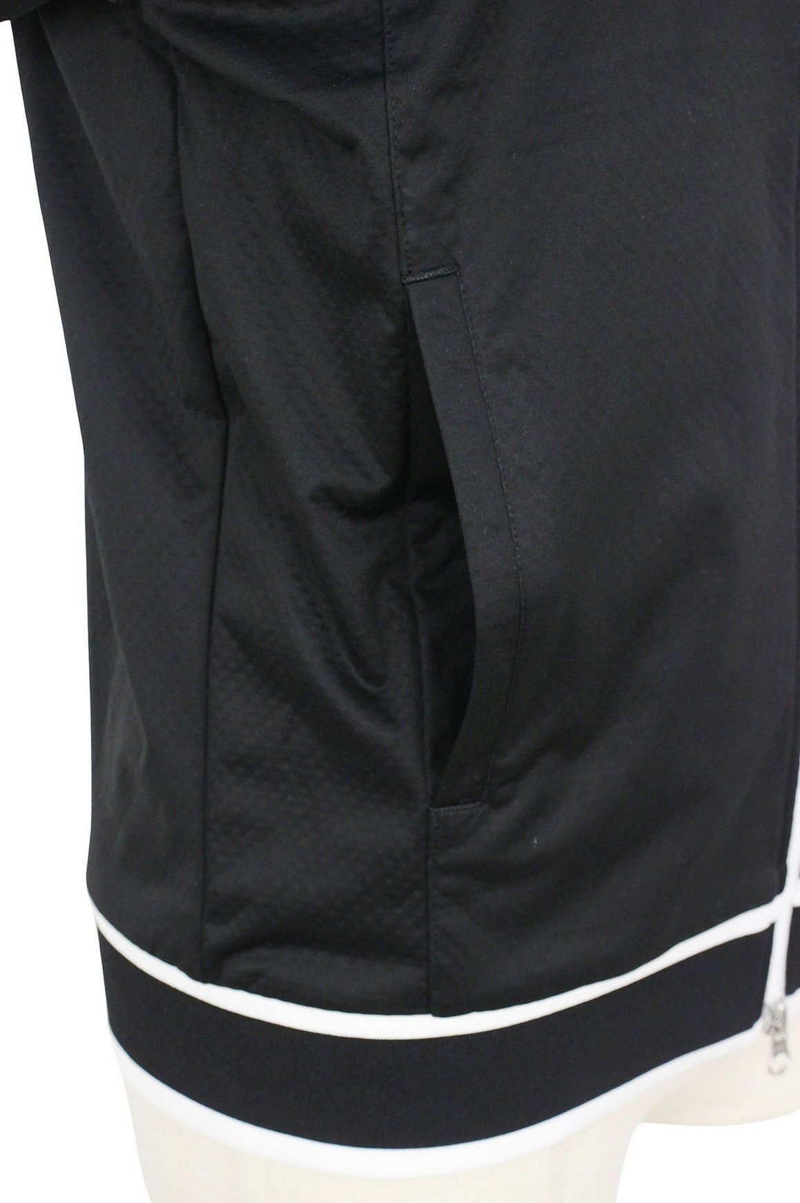 ラウドマウスのブルゾン