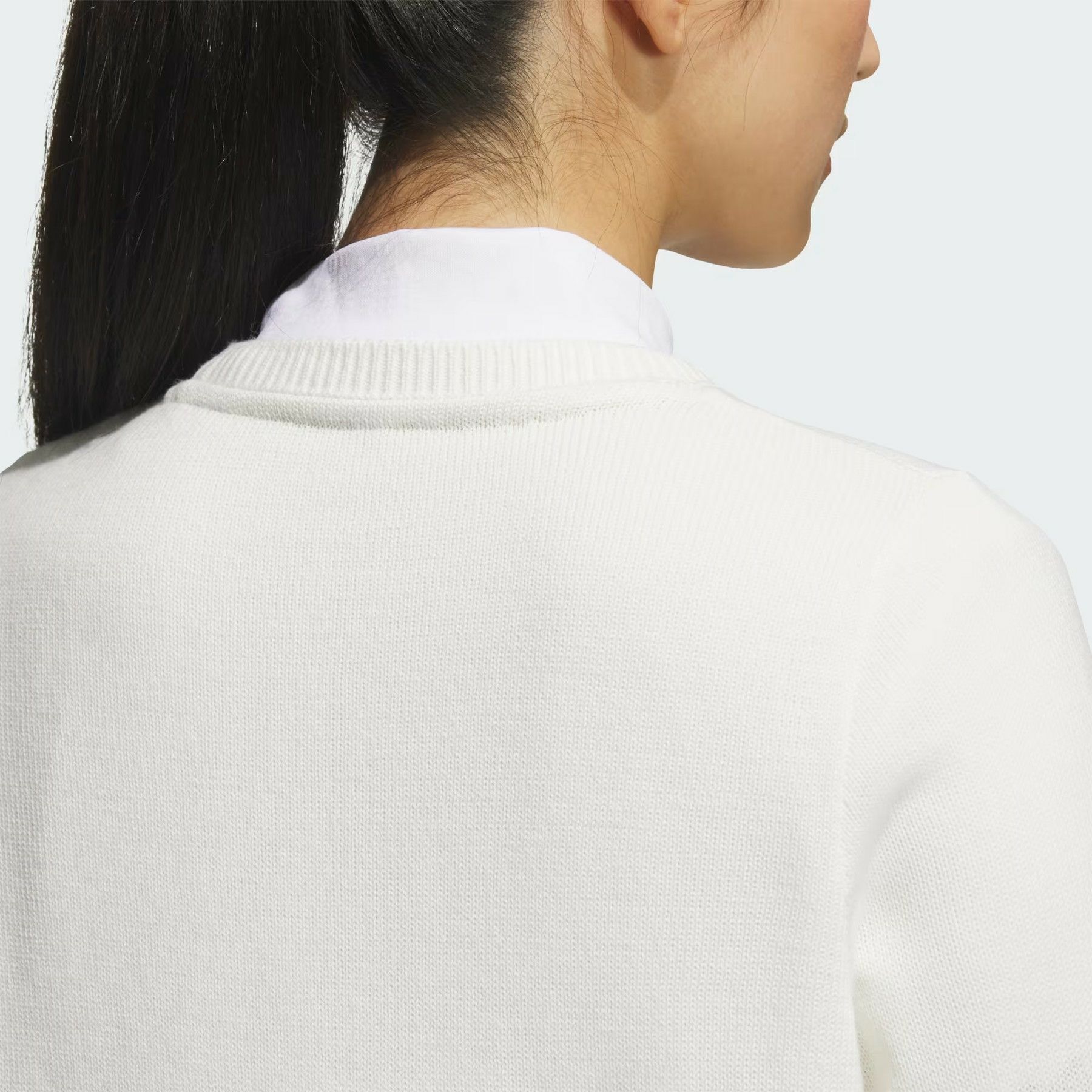 アディダスのセーター