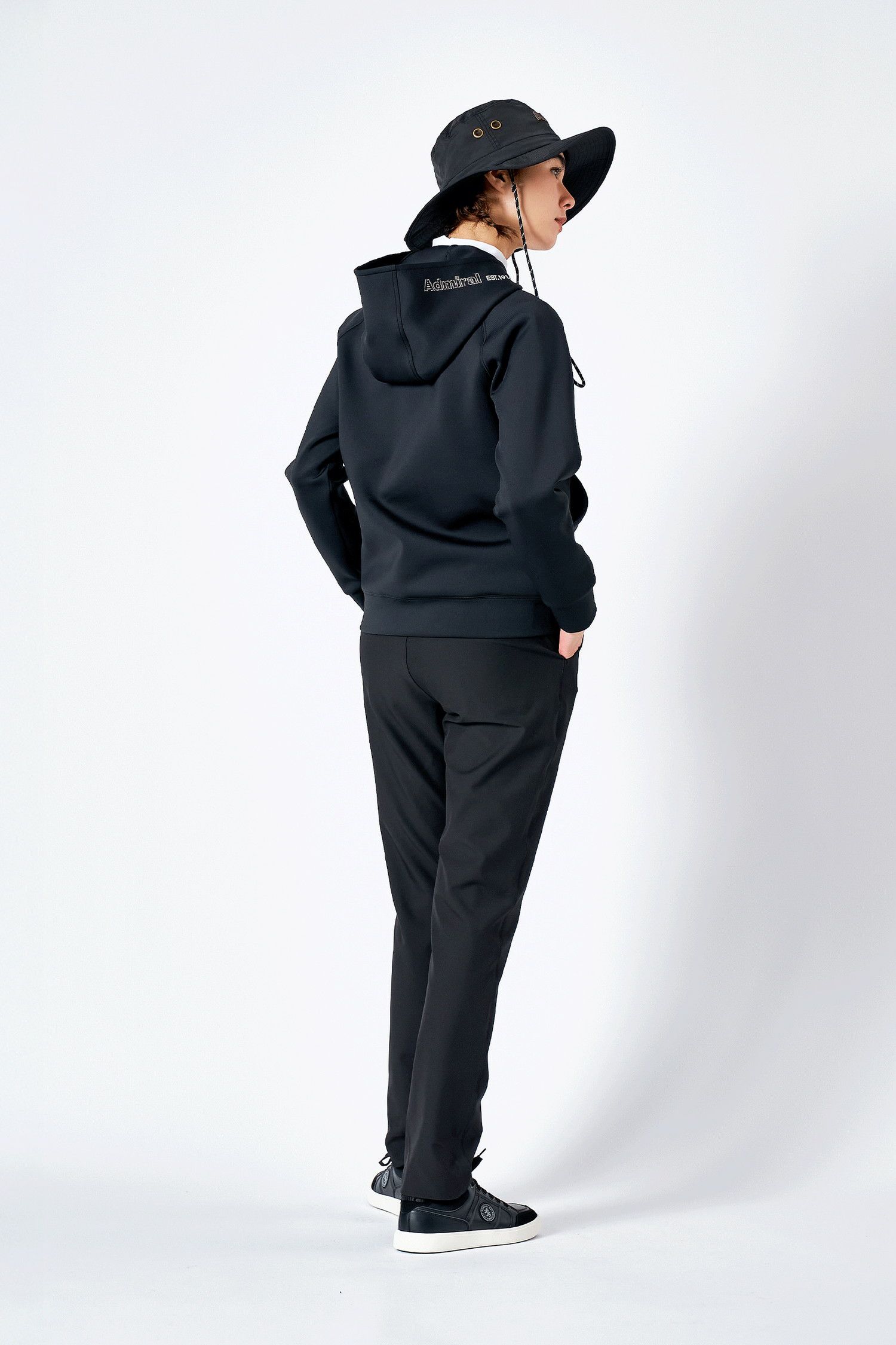 アドミラルゴルフ日本正規品のパーカー