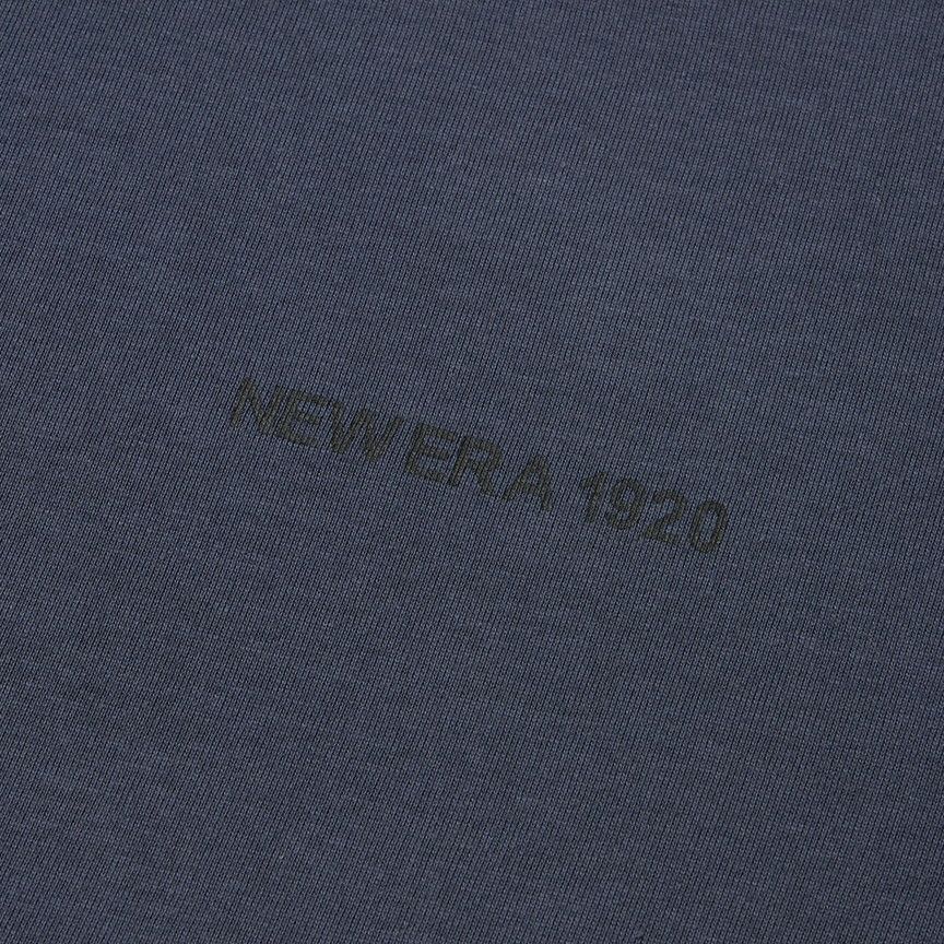 ニューエラのTシャツ