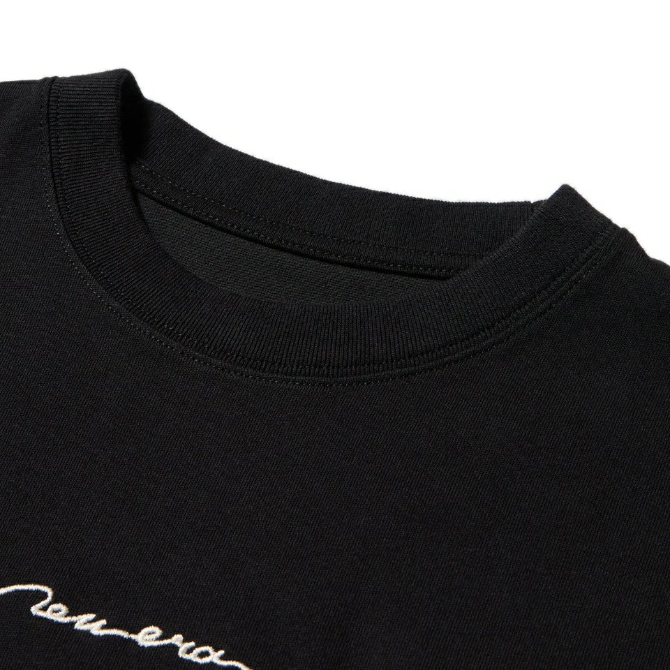 ニューエラのTシャツ