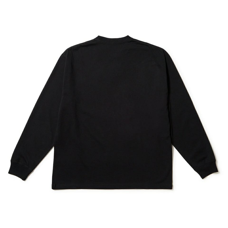 ニューエラのTシャツ