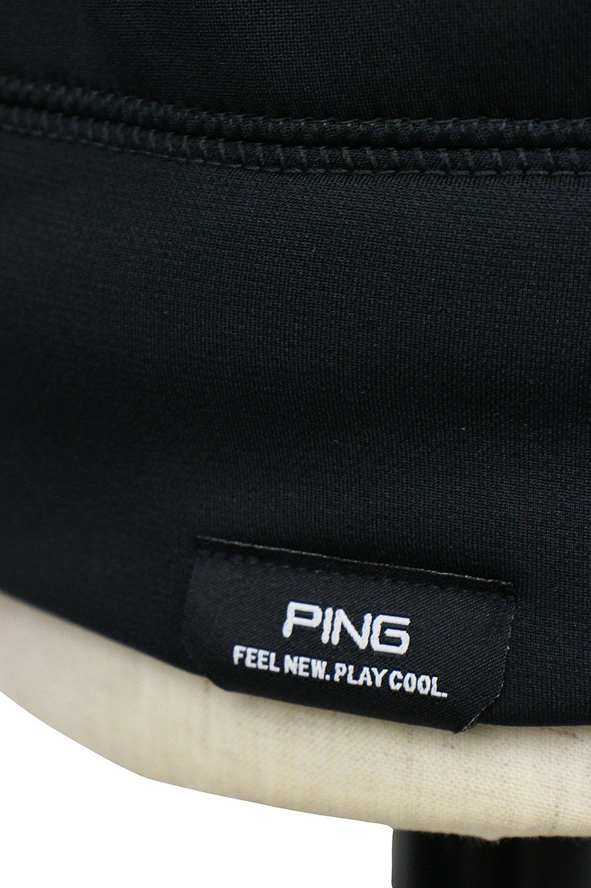 ピンのフード付きトレーナー