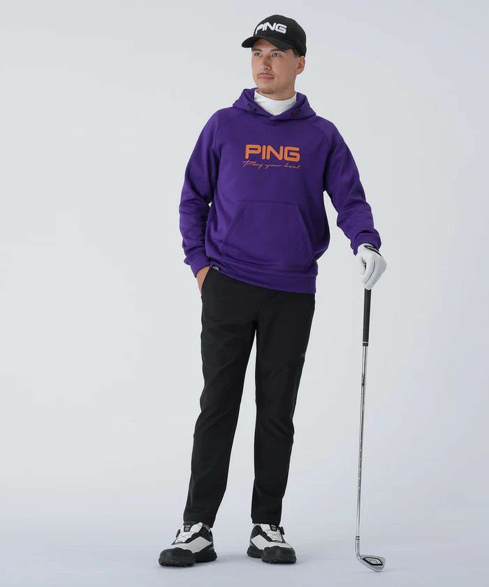 ピンのフード付きトレーナー