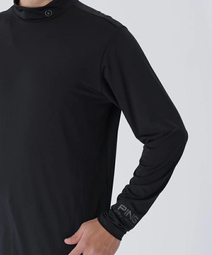 ピンのポロシャツ