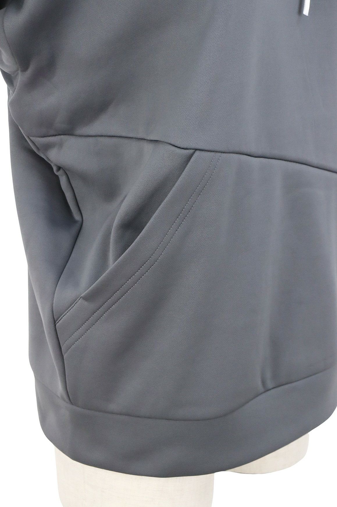 ピンのパーカー