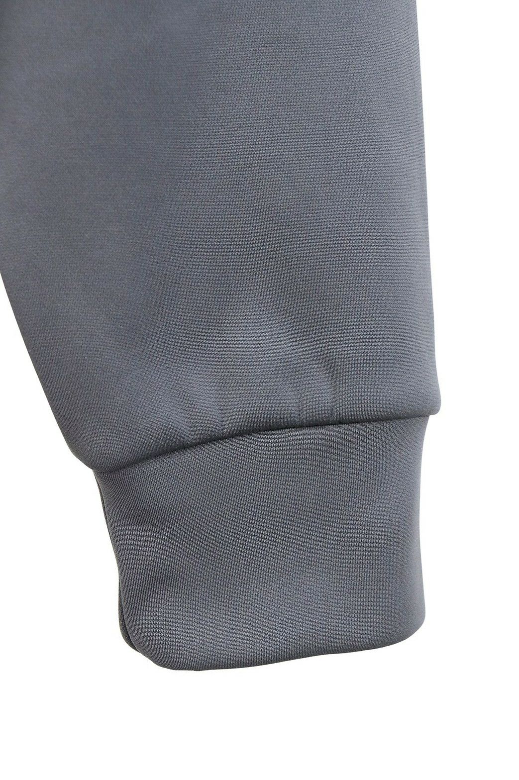 ピンのパーカー