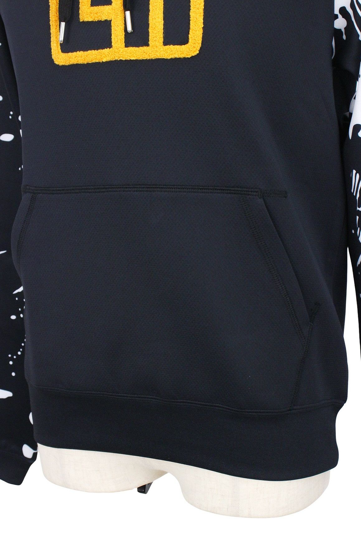 ラウドマウスゴルフのパーカー