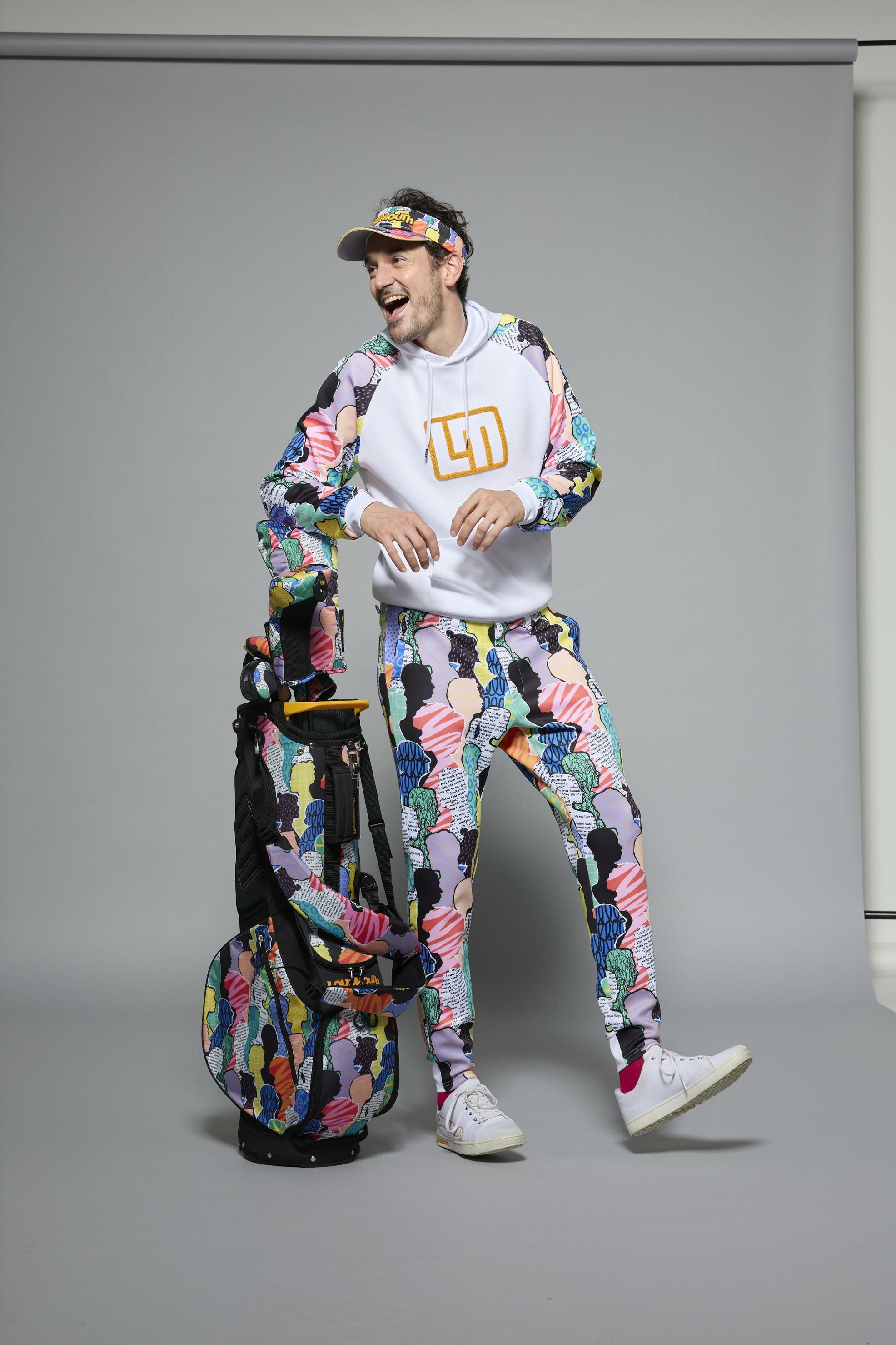 ラウドマウスゴルフのパーカー