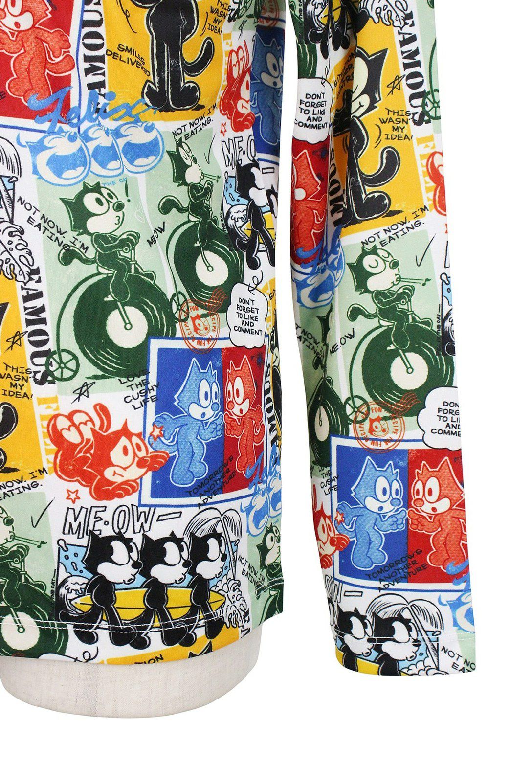 ラウドマウスゴルフのハイネックシャツ