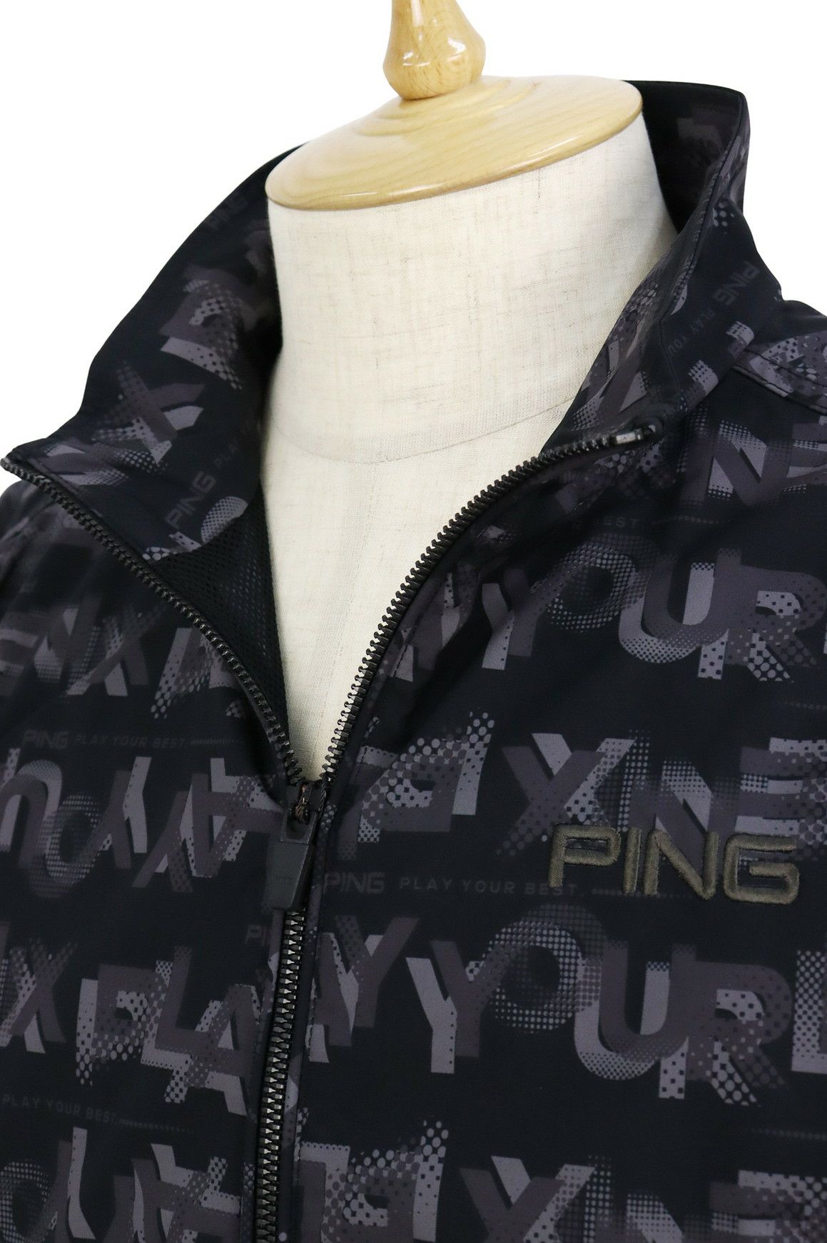 ピンのブルゾン