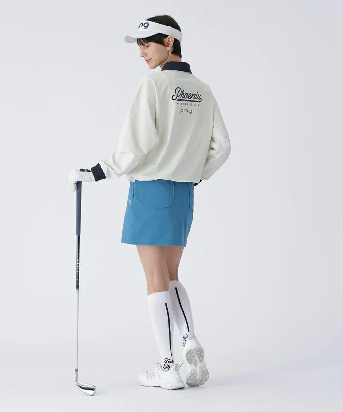 ピンのポロシャツ