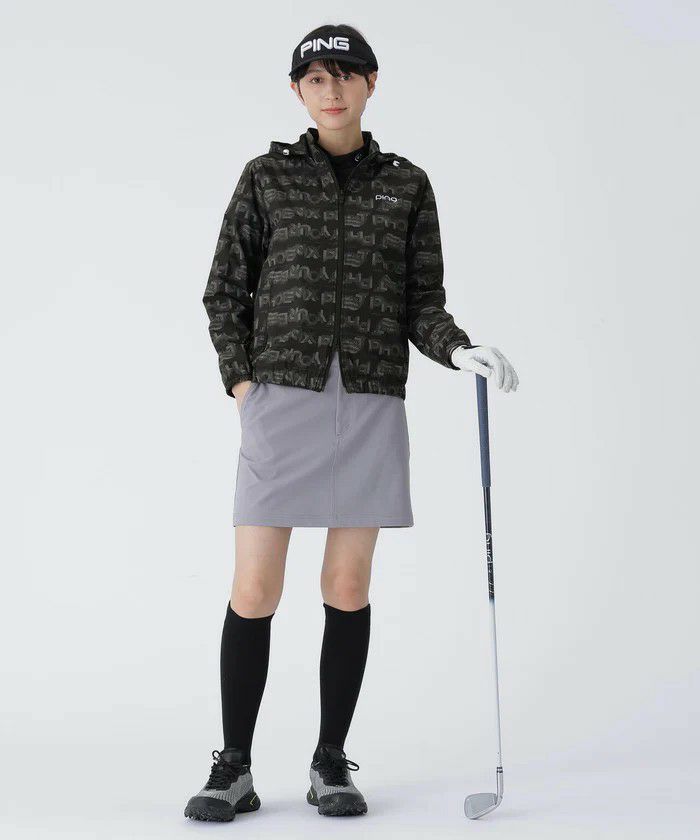 ピンのブルゾン