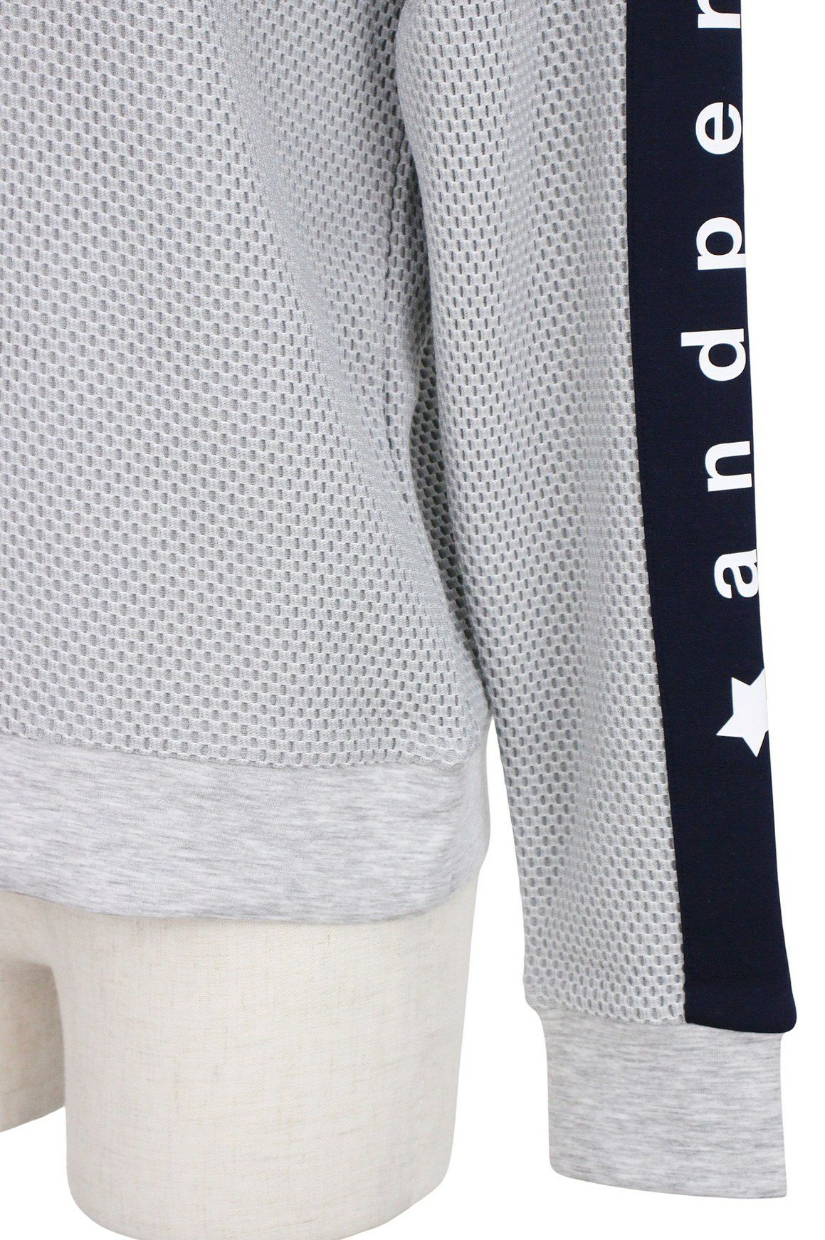 アンパスィのパーカー