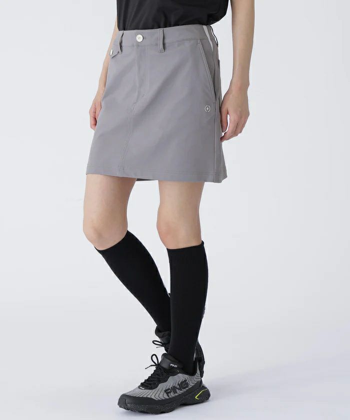 ピンのスカート