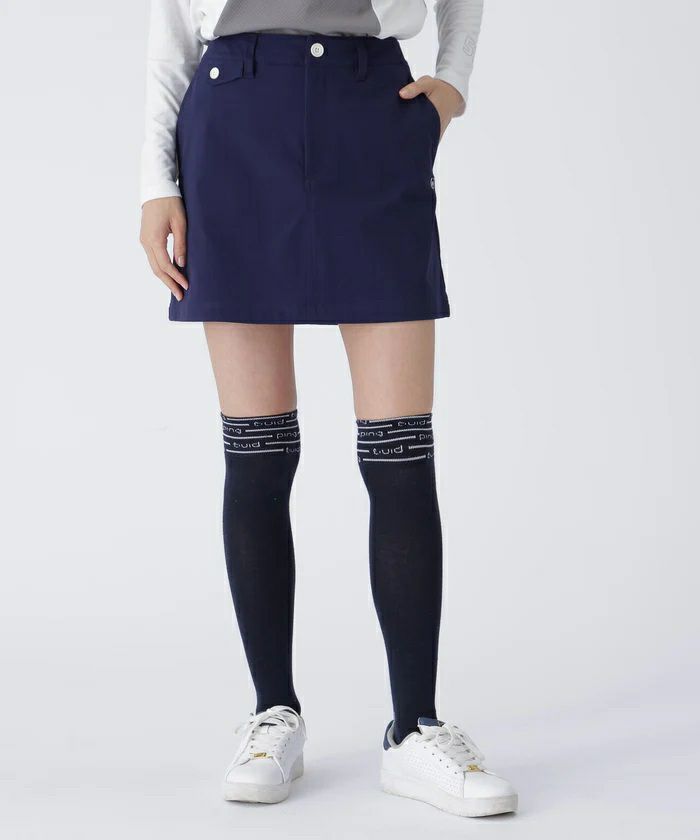 ピンのスカート