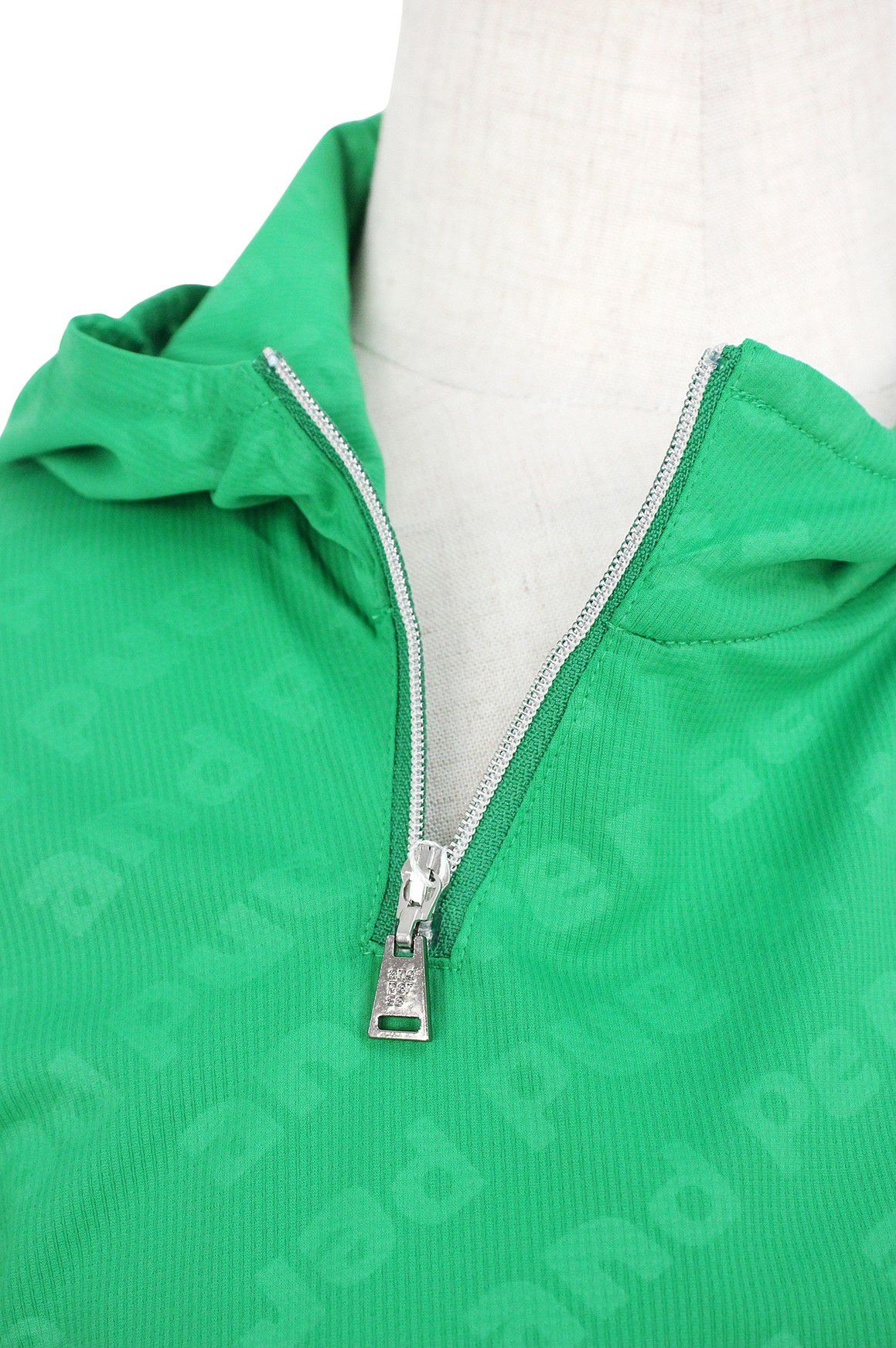 アンパスィのハイネックシャツ