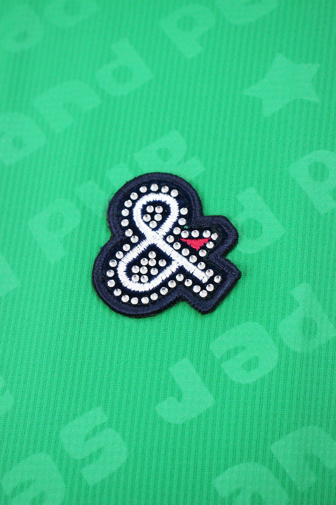 アンパスィのハイネックシャツ